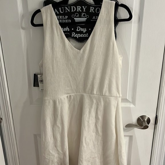 iZ Byer White Button Dress with White Lining - Picture 5 of 5